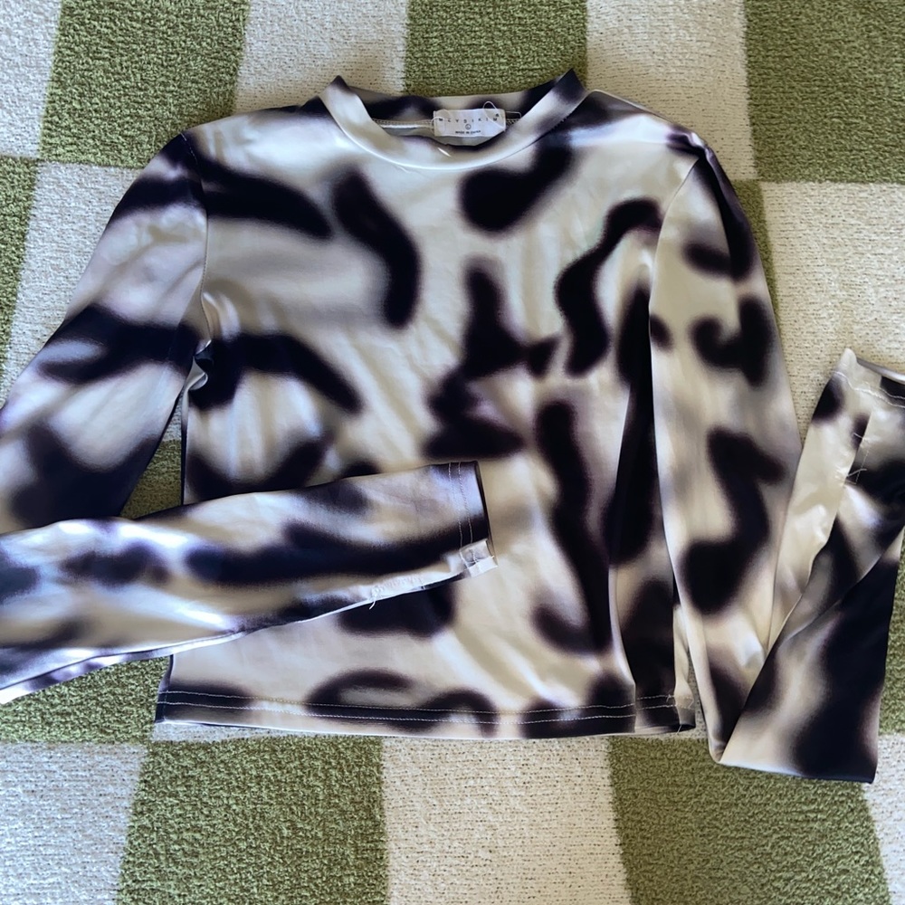 Stretchy material top